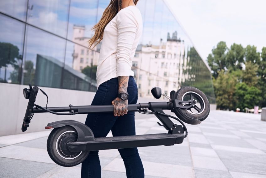 על שני גלגלים: קורקינט חשמלי הוא כלי הרכב הבא שלכם