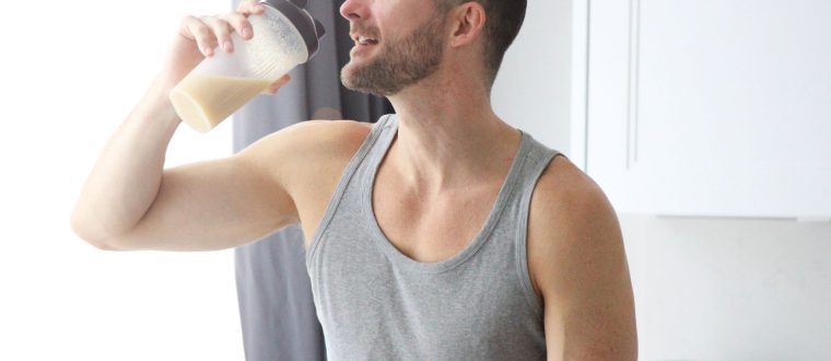 אבקת חלבון מומלצת לרוכבי אופניים: כך תבחרו נכון בהתאם למטרות שלכם